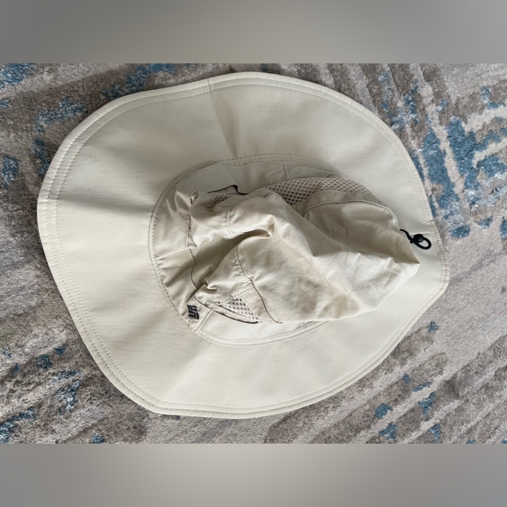 Columbia hat